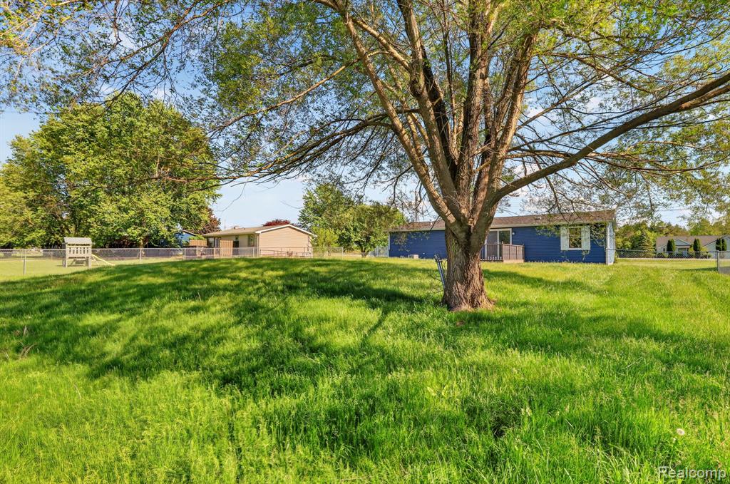 4050 Thompson Road, Linden, MI 48451 — Photo 6
