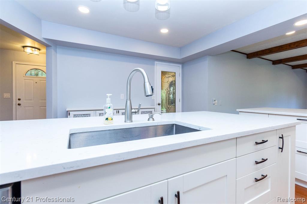 5190 Babbit Drive, Troy, MI 48085 — Photo 10