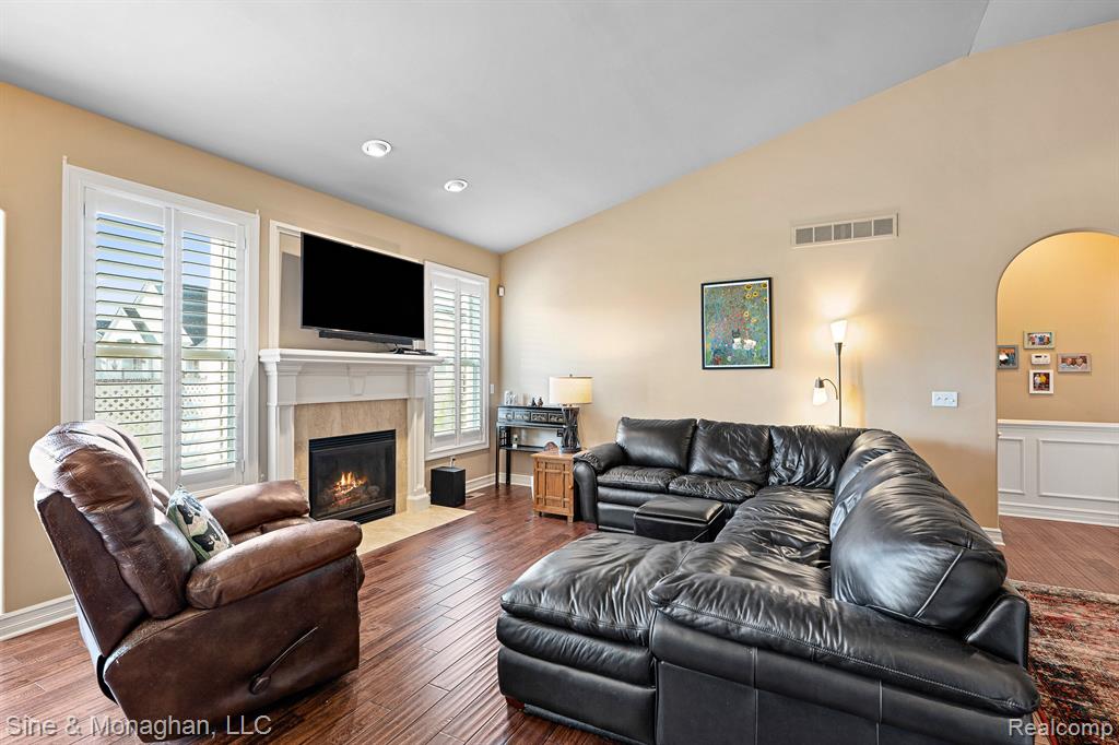 40450 JUNIPER Court, Clinton Twp, MI 48036 — Photo 10