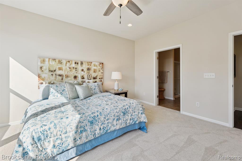 527 HOLMDALE Way, Ann Arbor, MI 48108 — Photo 20