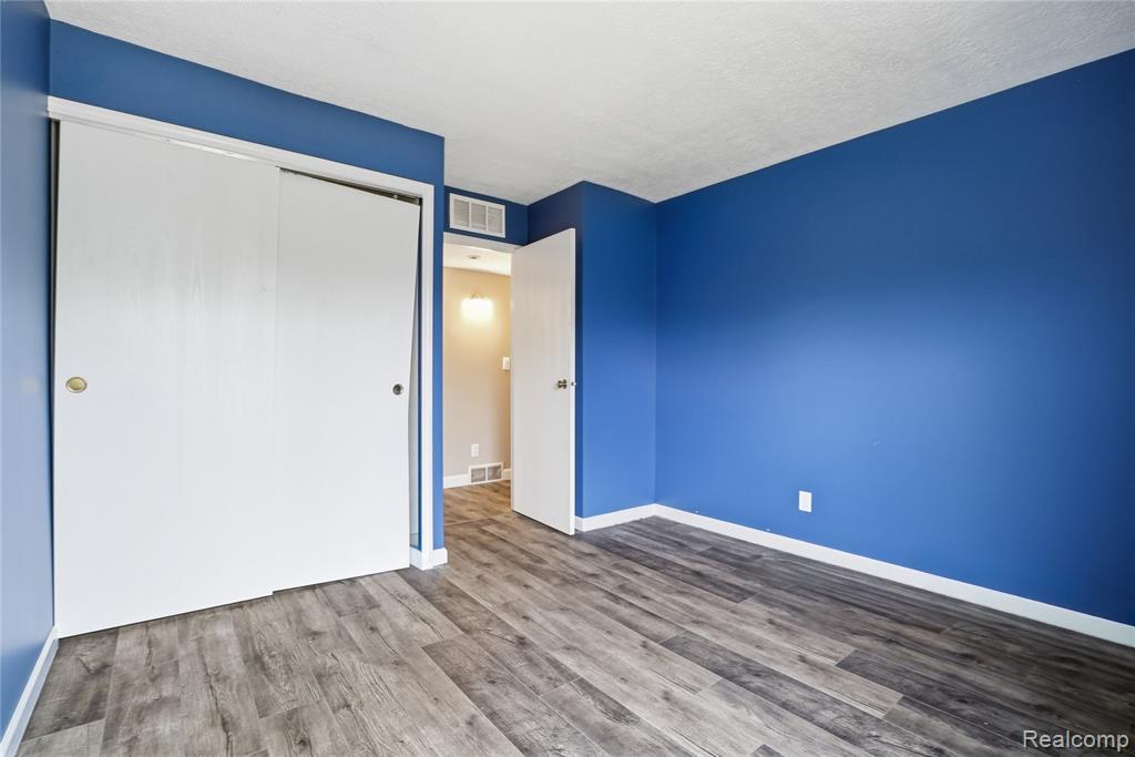 61212 Greenwood Drive, South Lyon, MI 48178 — Photo 23