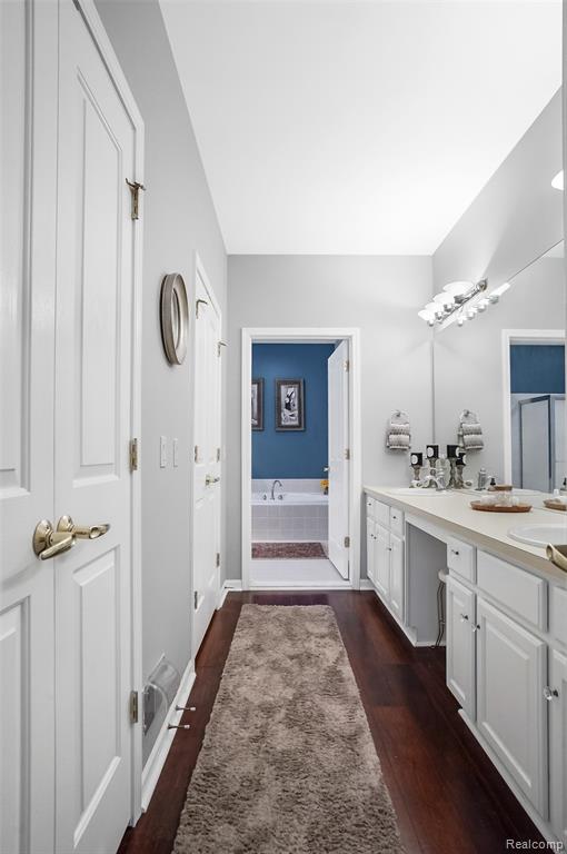 16822 Lochmoor Circle W, Northville, MI 48168 — Photo 27