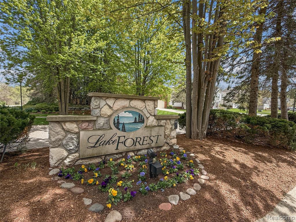 3031 Hidden Timber Drive, Lake Orion, MI — Photo 4