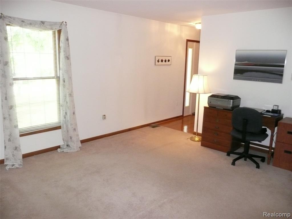 2388 Ava, Howell, MI 48843 — Photo 9