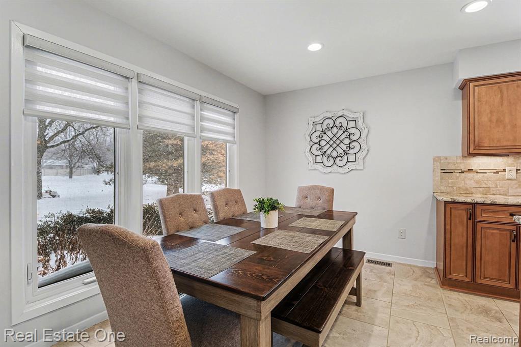 4813 Pickford Drive, Troy, MI 48085 — Photo 15