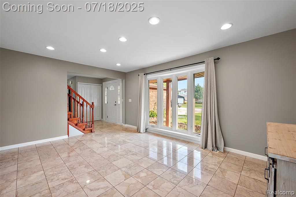 4152 Bloomfield Drive, Sterling Heights, MI 48310 — Photo 13