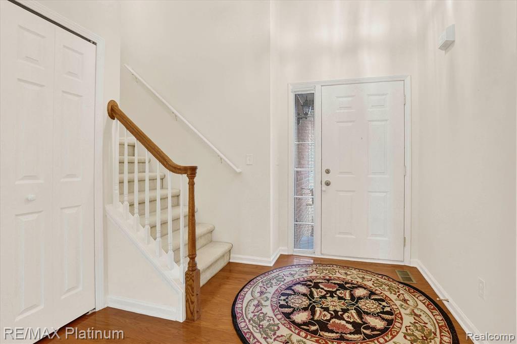 3341 DEWDROP, Howell, MI 48843 — Photo 3