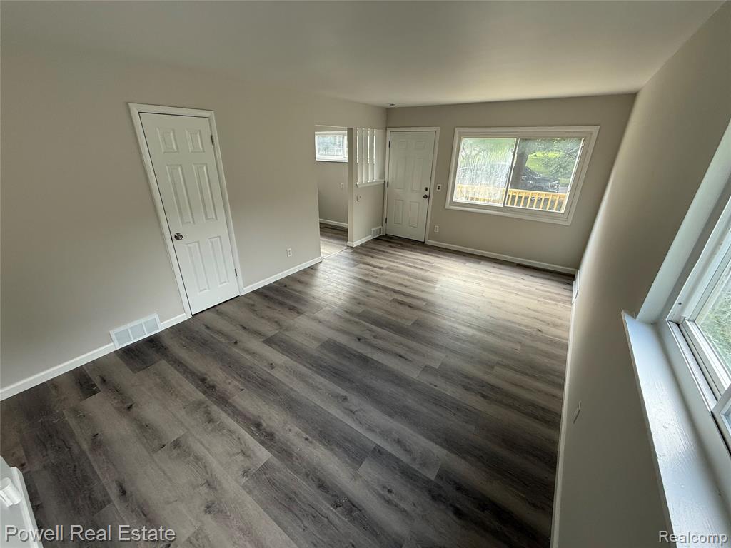 536 Emerson Avenue, Pontiac, MI 48342 — Photo 7