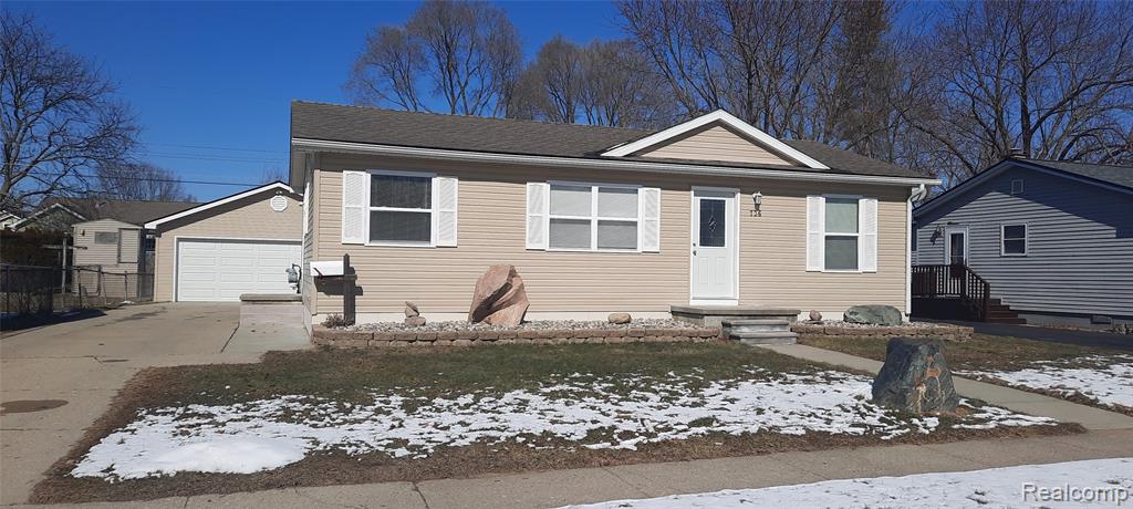 736 Hartner Drive, Holly, MI 48442 — front exterior