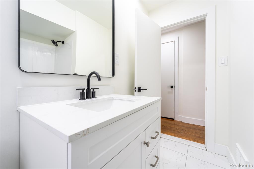 16535 Lincoln Avenue, Eastpointe, MI 48021 — Photo 22
