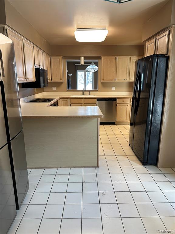 2753 MAITLAND Drive, Ann Arbor, MI 48105 — Photo 4