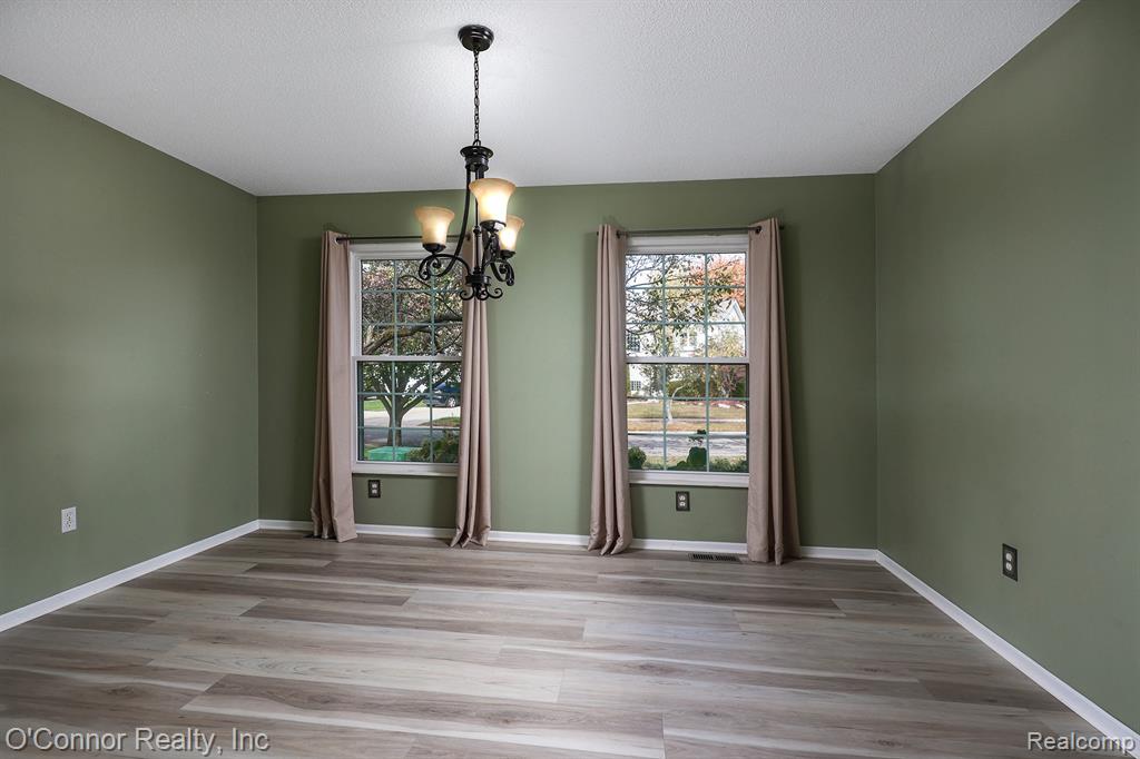 955 Covington, Marysville, MI 48040 — Photo 14