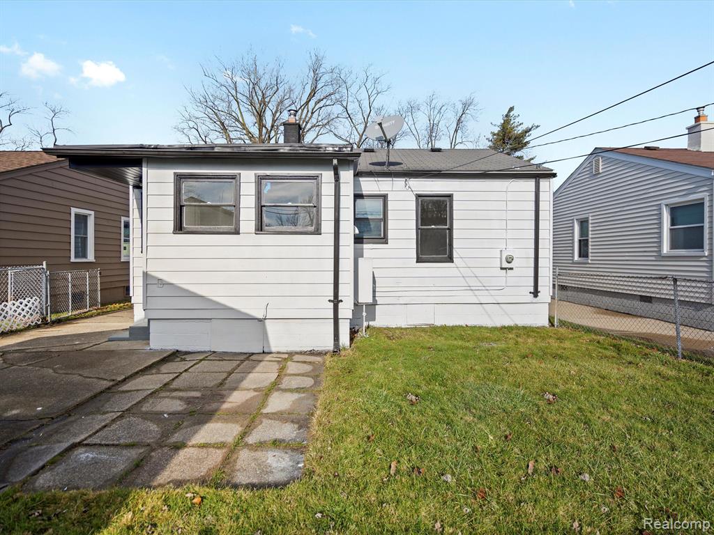 86 E BARRETT Avenue, Madison Heights, MI 48071 — Photo 16