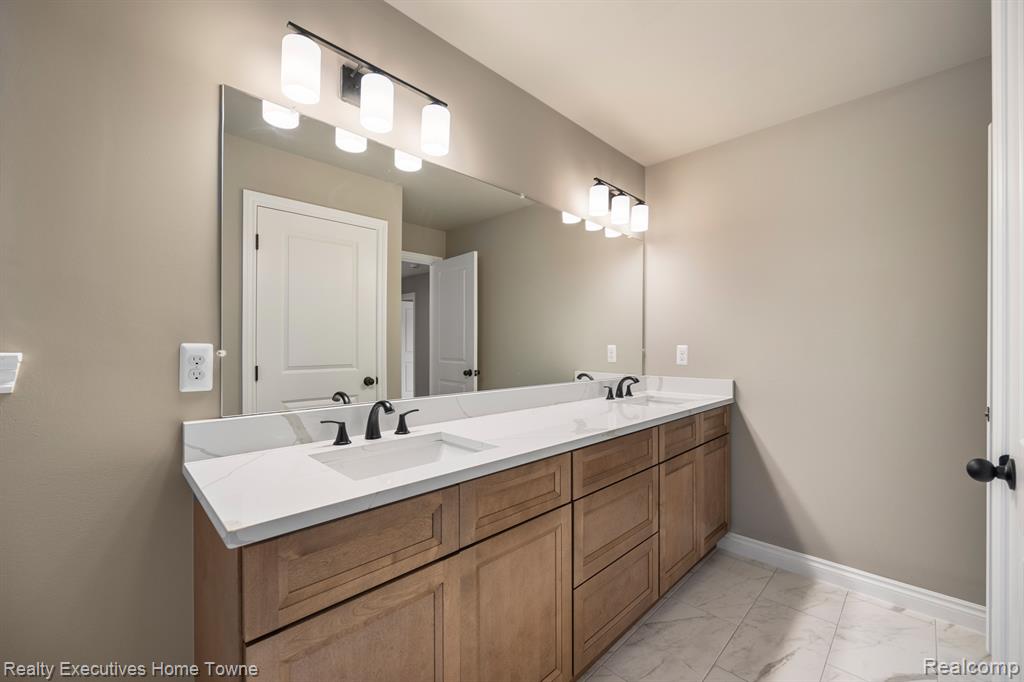 11948 Encore Court, Shelby Twp, MI 48315 — Photo 43