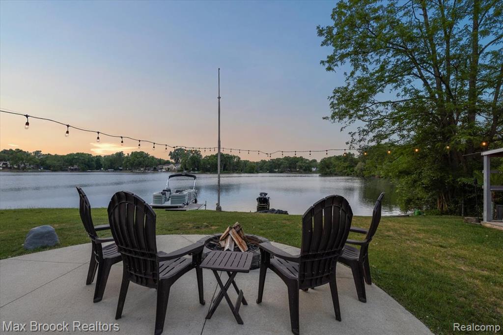 486 Charlevoix Street, Commerce Twp, MI 48382 — Photo 35