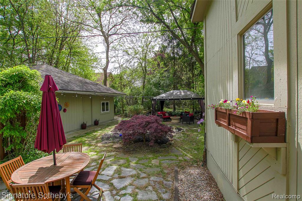4945 Whitlow Court, Commerce Twp, MI 48382 — Photo 45