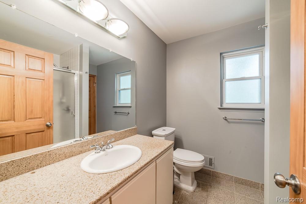 1034 Parkway, Waterford, MI 48328 — Photo 23