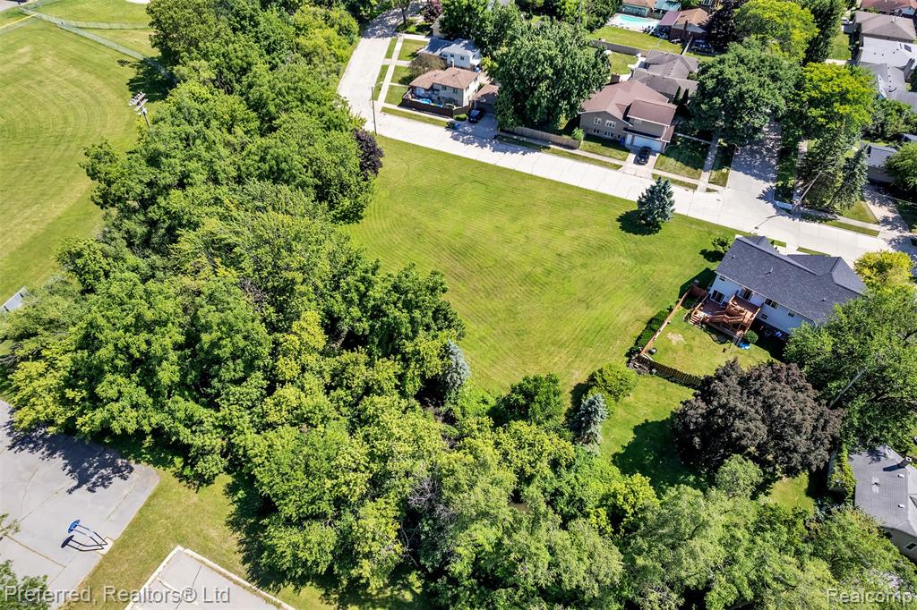 000 HANOVER Street, Dearborn Heights, MI 48125 — Photo 6