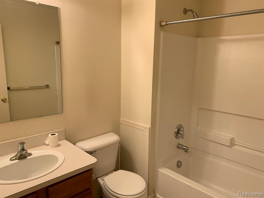 3986 RADCLIFF Drive, Canton, MI 48188 — Photo 27