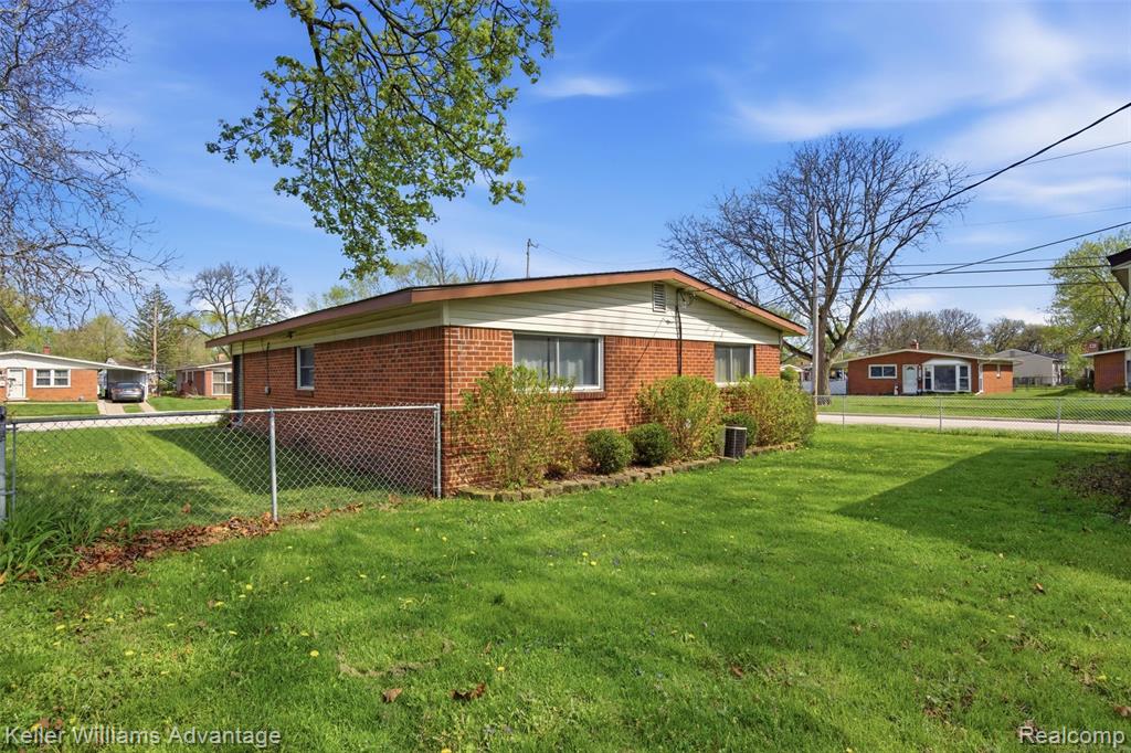 7435 Lathers Street, Westland, MI — Photo 27