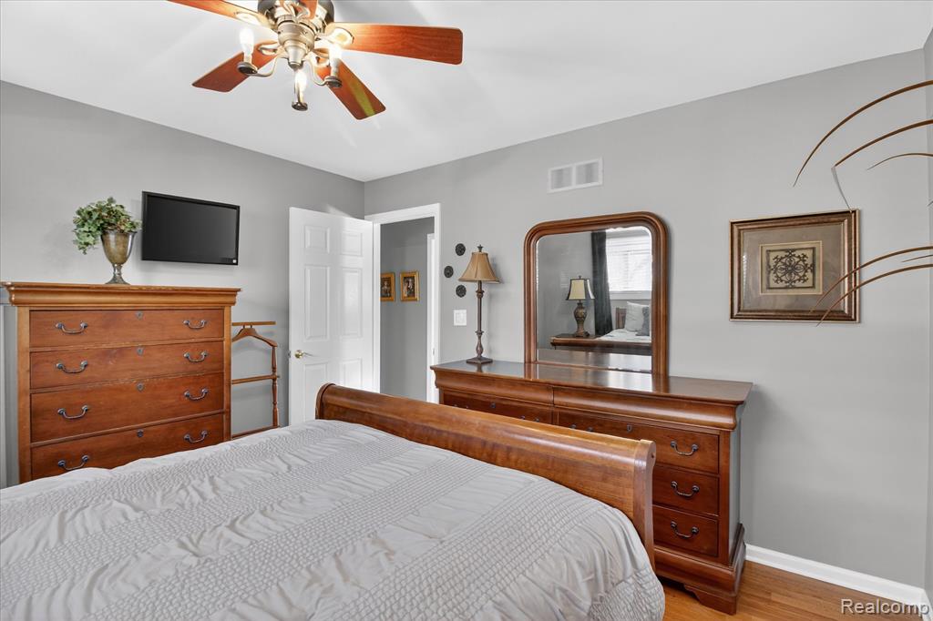 15715 Exeter Court, Fraser, MI 48026 — Photo 21