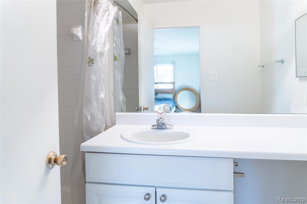 6145 Orchard Lake Road, 204, West Bloomfield, MI — Photo 15