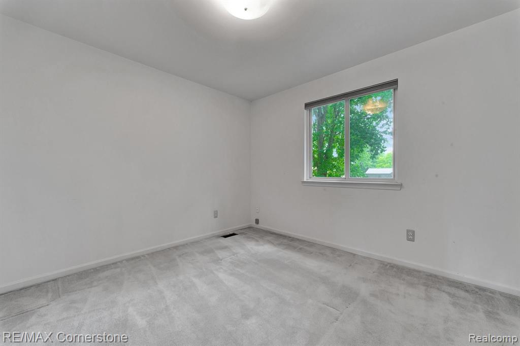 41899 CONNERWOOD Court, Canton, MI 48187 — Photo 30