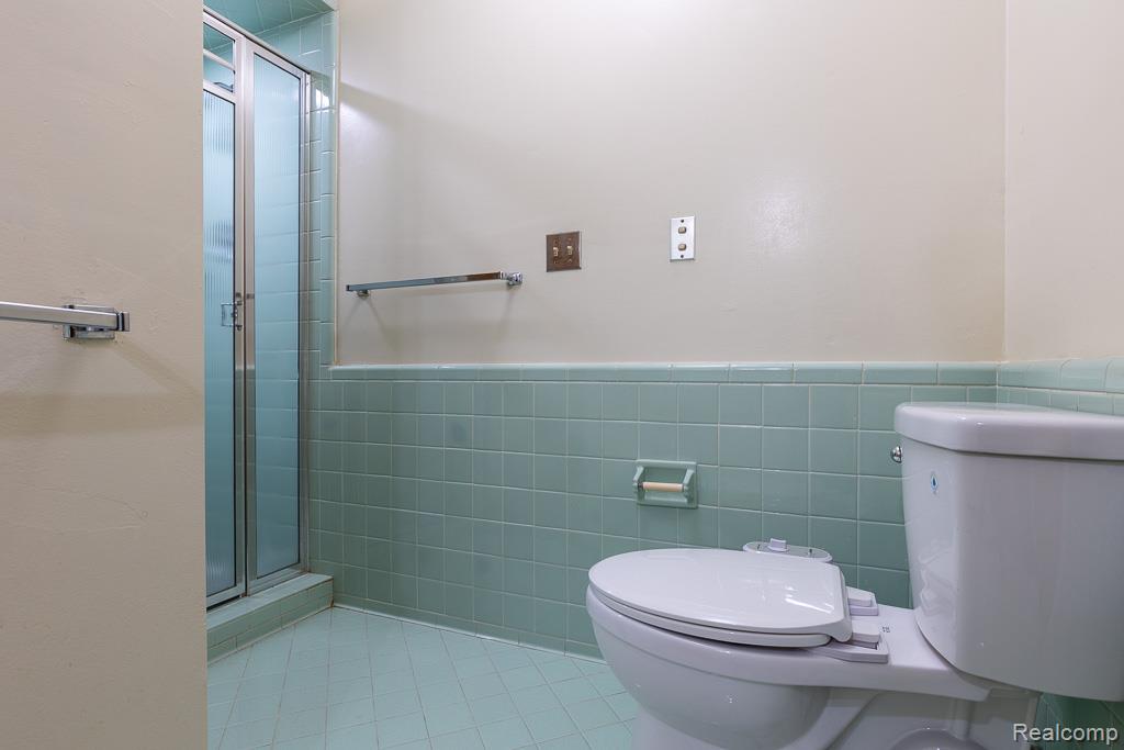 4047 W MAPLE Road, Bloomfield Hills, MI — Photo 18