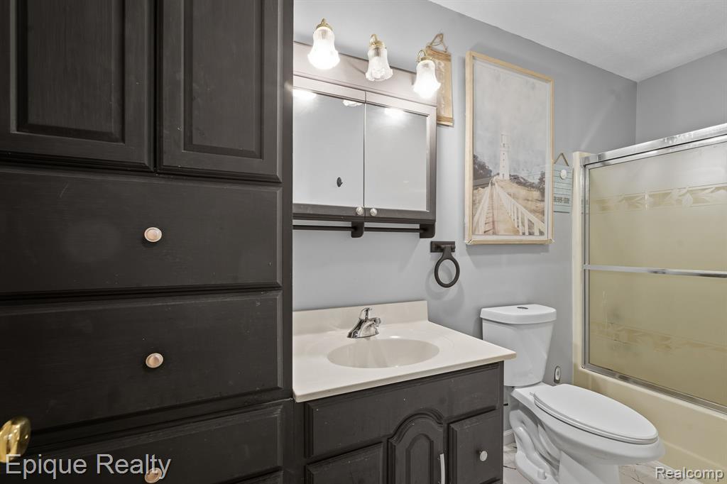 644 Hillside Drive, Corunna, MI 48817 — Photo 15