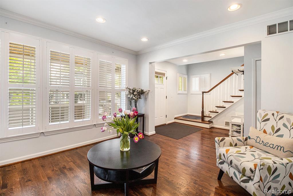 606 Hilldale Drive, Royal Oak, MI 48067 — Photo 8