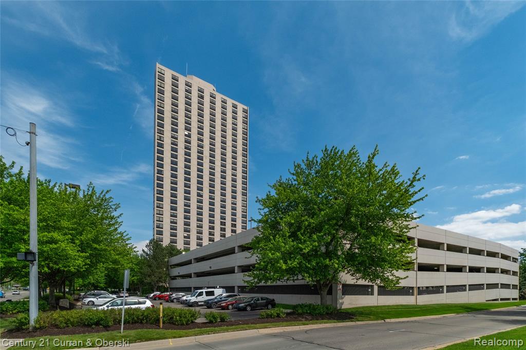5000 Town Center, 1606, Southfield, MI 48075 — Photo 41