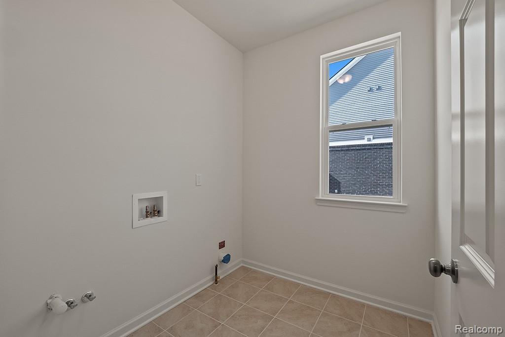 26643 Triple Crown Court, South Lyon, MI 48178 — Photo 10
