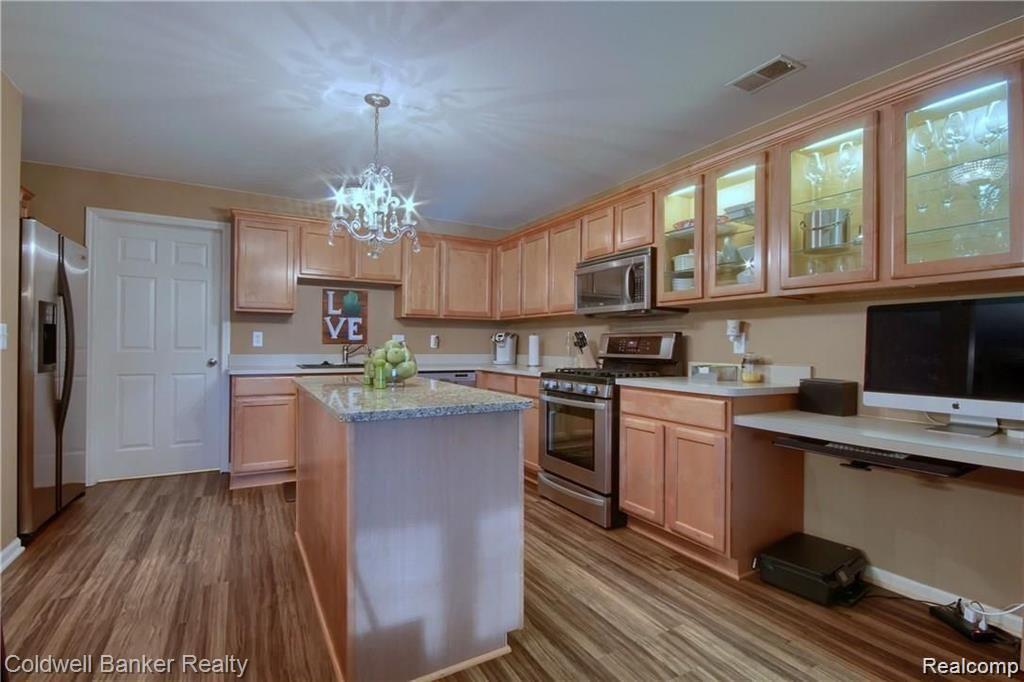 39642 ROCKCREST Lane, Northville, MI — Photo 7