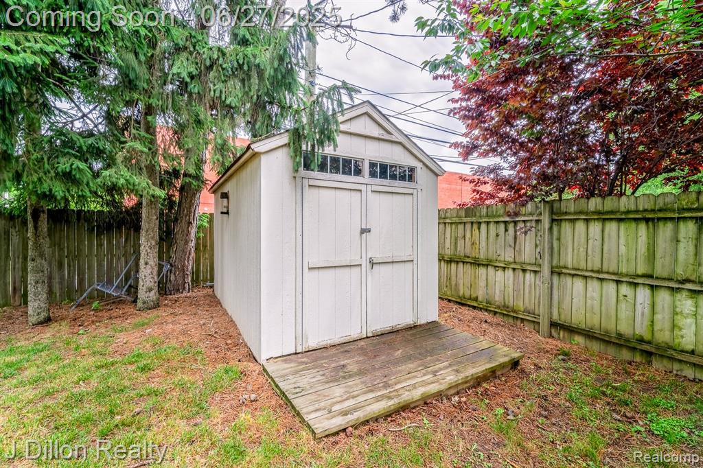 5778 Savoy Drive, Waterford, MI 48327 — Photo 36