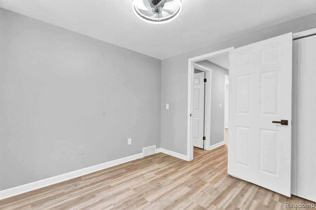 8962 Glasgow Drive, White Lake, MI — Photo 34