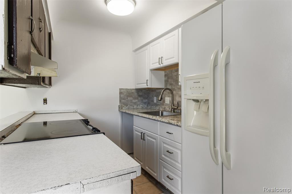 51056 Fairlane Drive, Utica, MI 48316 — Photo 10