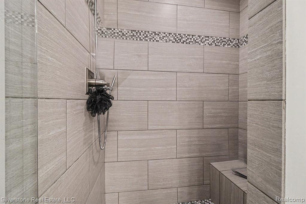 501 N Kenwood Avenue, Royal Oak, MI 48067 — Photo 19