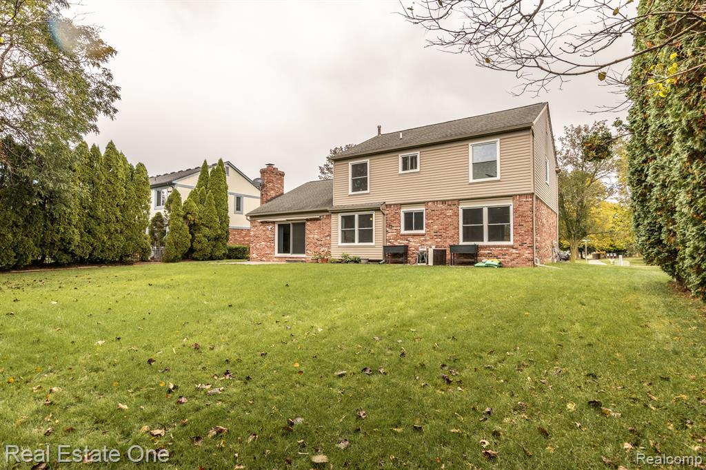 5201 CROWFOOT Drive, Troy, MI 48085 — Photo 55