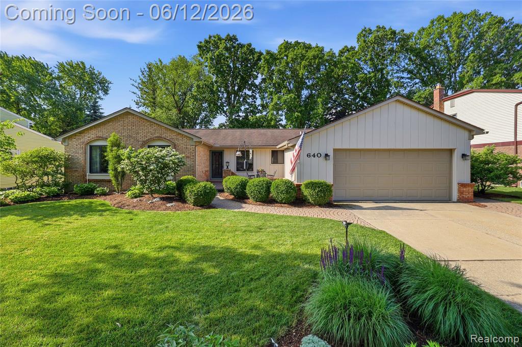640 Longfellow Drive, Troy, MI 48085 — front exterior