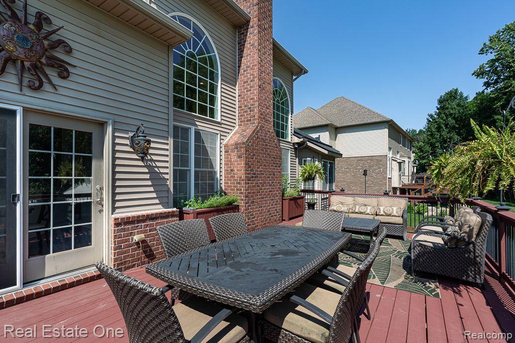 523 WYNSTONE Circle N, Oakland, MI — Photo 48