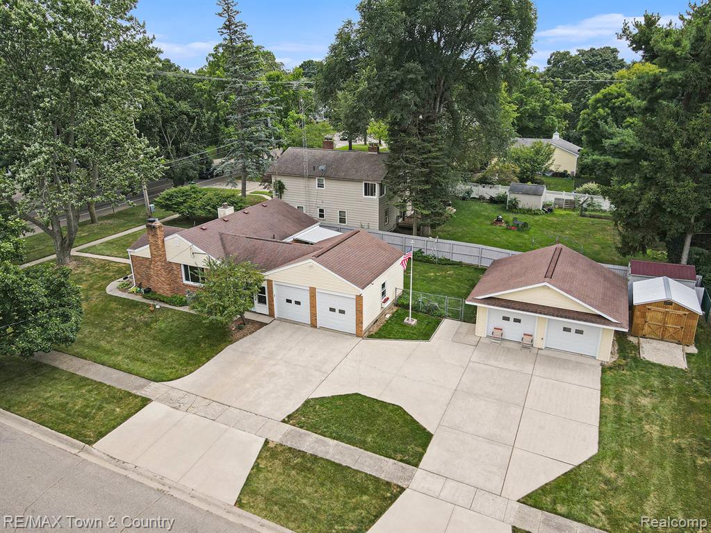 407 N McKinley Road, Flushing, MI 48433 — Photo 3