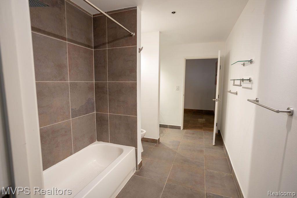 6533 E JEFFERSON Avenue, 137, Detroit, MI 48207 — Photo 11