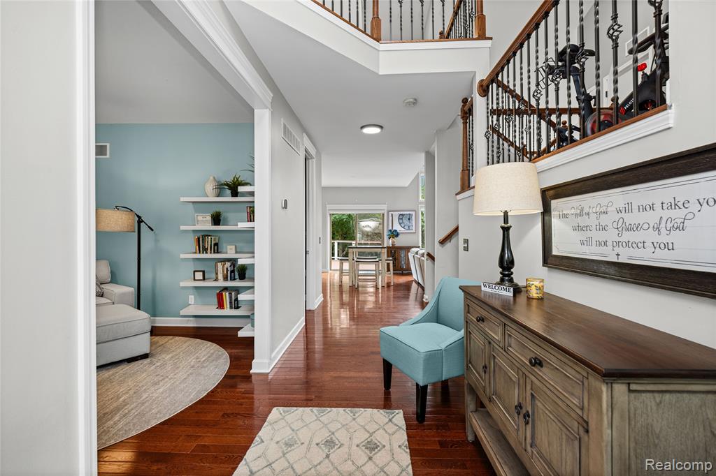 730 Leon Road, Walled Lake, MI 48390 — Photo 12