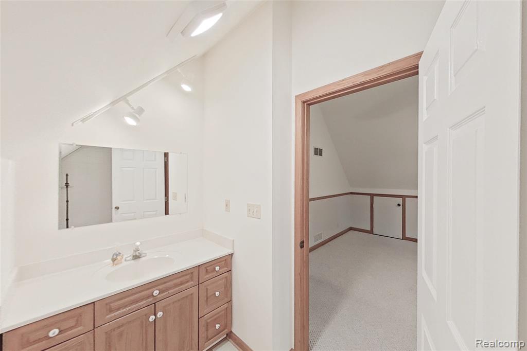8844 RIVERSIDE Drive, Brighton, MI 48116 — Photo 18