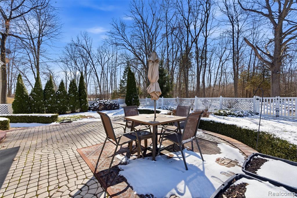 9140 Lakewood Drive, Whitmore Lake, MI 48189 — Photo 32
