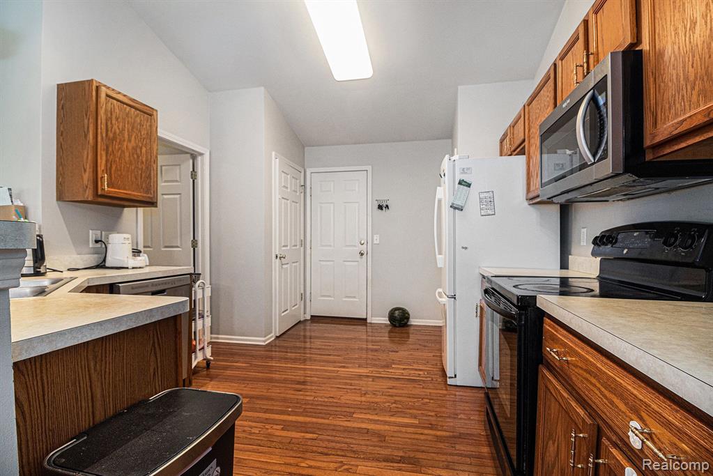 47291 FAIRLAWN Court, Canton, MI 48188 — Photo 13