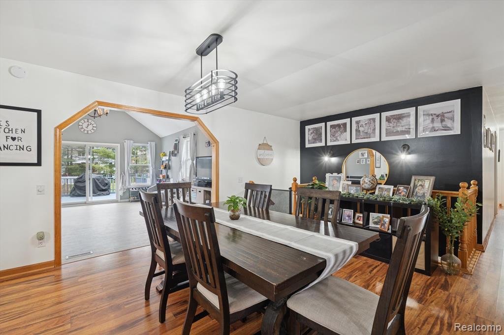 8474 Wesley Drive, Flushing, MI 48433 — Photo 11