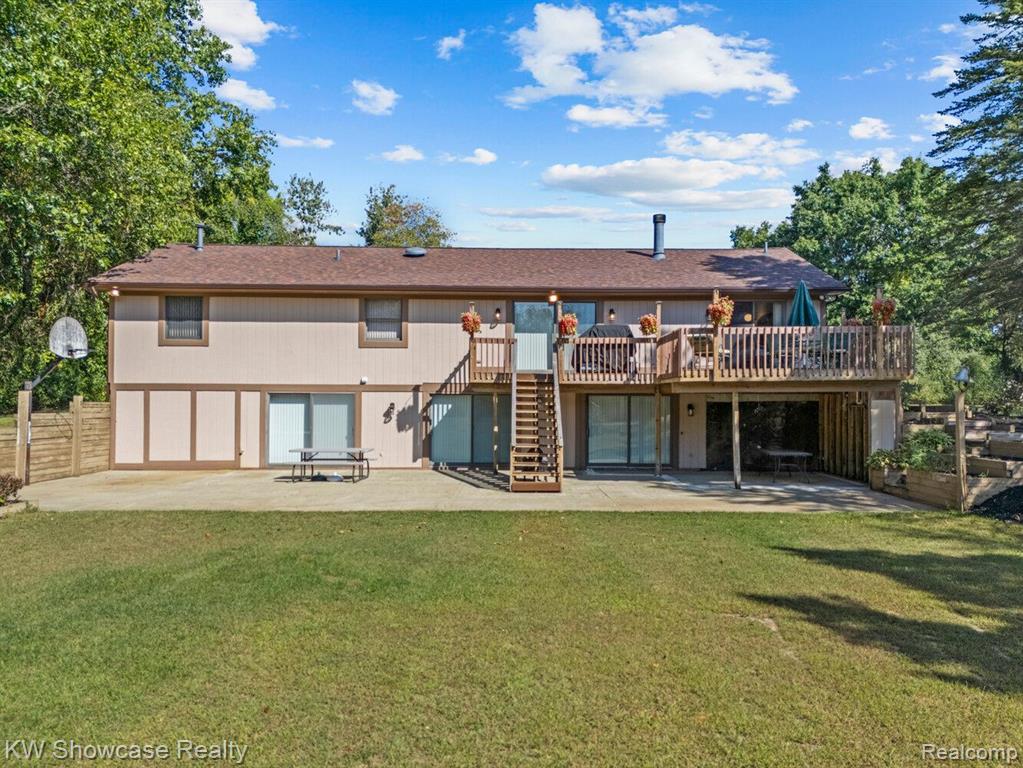 766 WHITE HOUSE Drive, Highland, MI 48356 — Photo 61