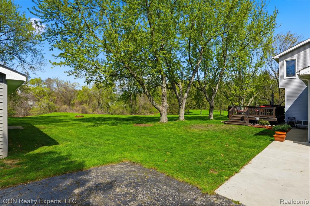 6541 Springfield Lane, Clarkston, MI — Photo 28
