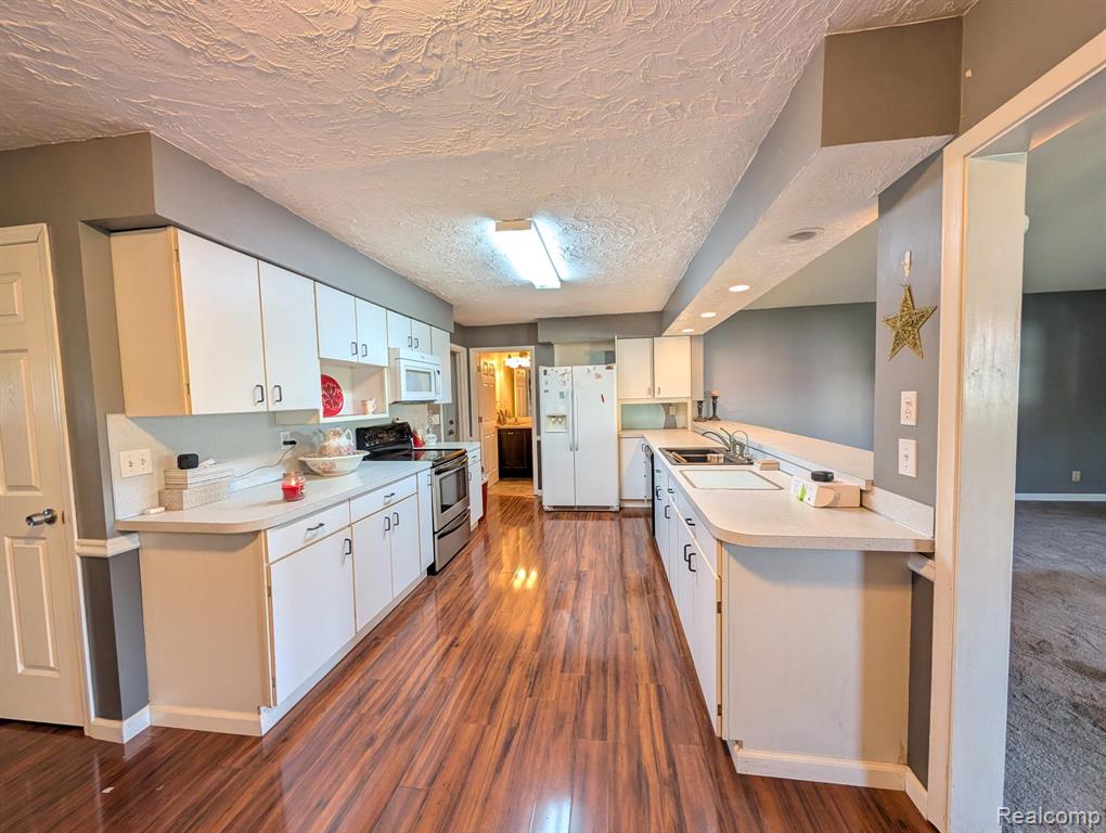 4320 Seymour Road, Swartz Creek, MI 48473 — Photo 2